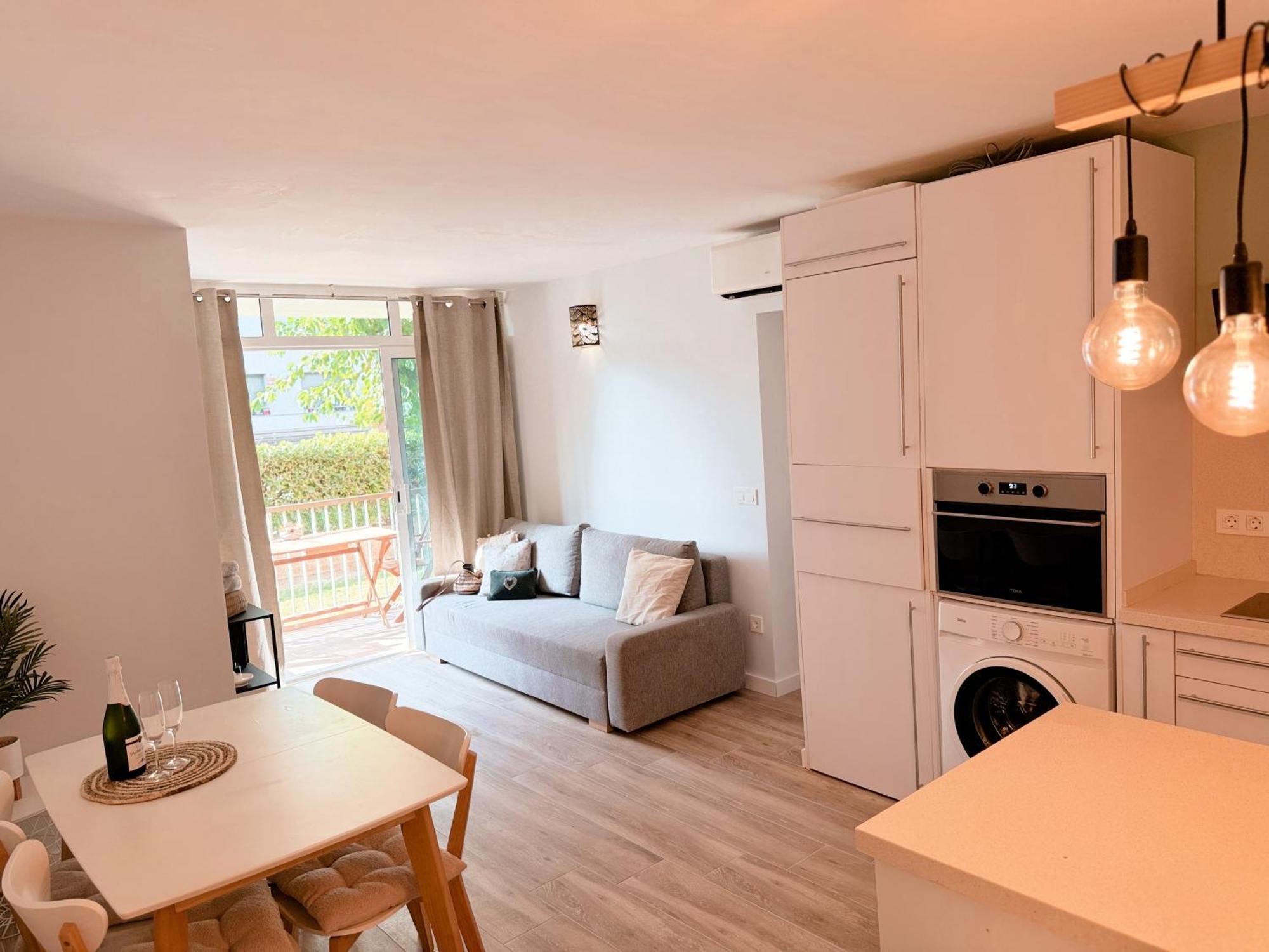 Appartement Coqueto Piso A 50 Metros De La Playa à Vilanova i la Geltrú Extérieur photo
